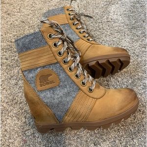 Sorrel wedge heel boots